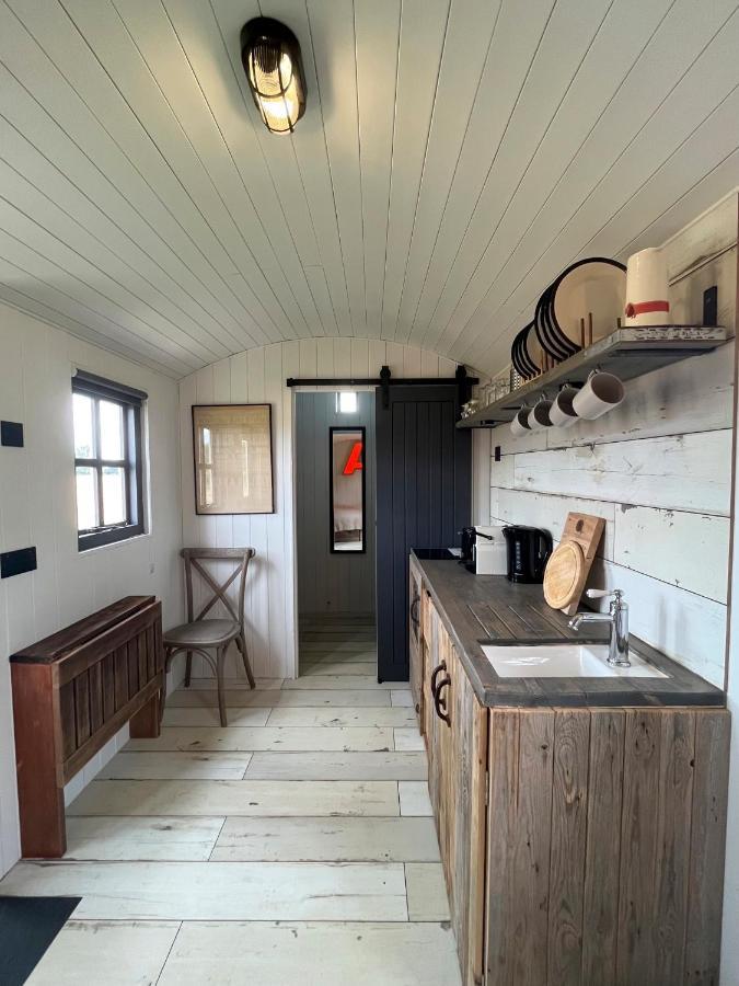 Shepherds Huts * Kidlington